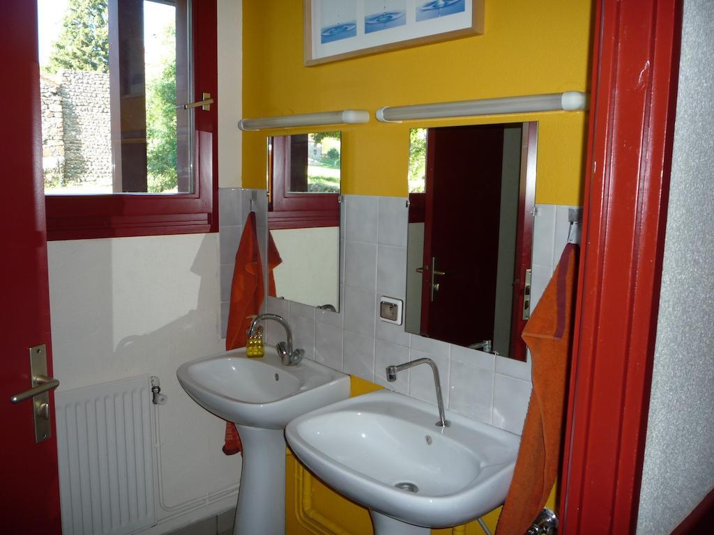 Le Gite Du Velay Bains Zewnętrze zdjęcie
